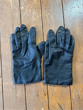 Lord & Taylor Black Leather Gloves